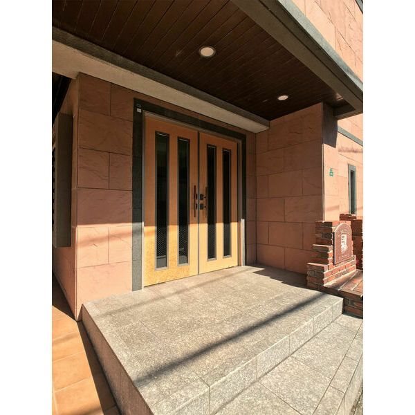 レブリアント賀茂 エントランス