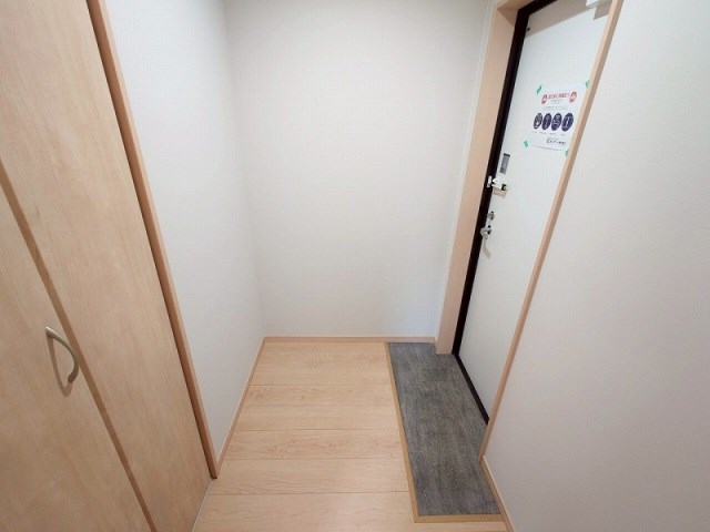 エルモス野芥 玄関