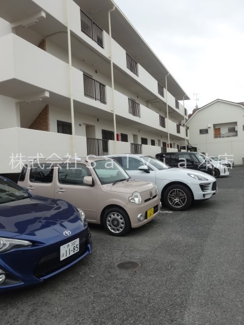 プレステージ深井水池 駐車場