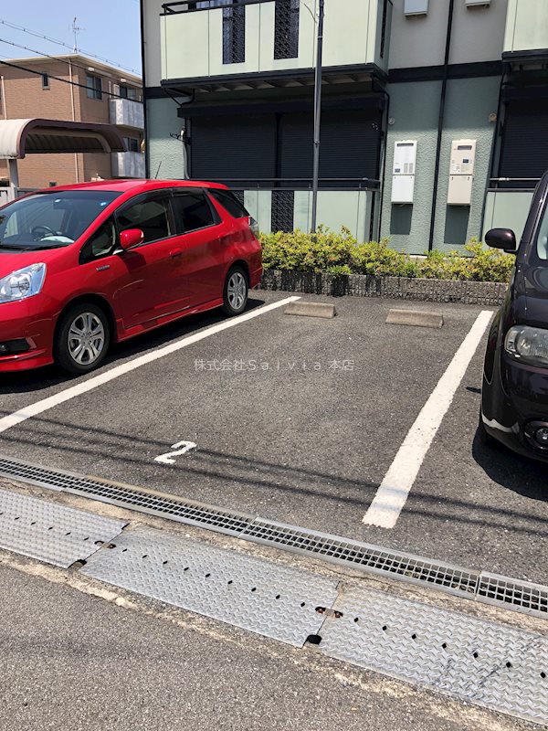 サンモール北花田B 駐車場