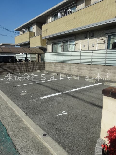 プランドール　アーク 駐車場