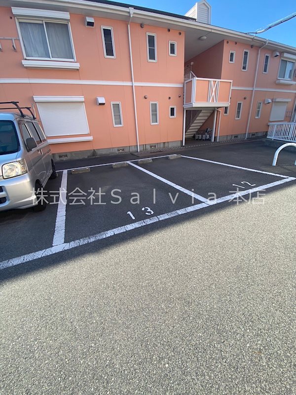 プレステージ大美野  駐車場