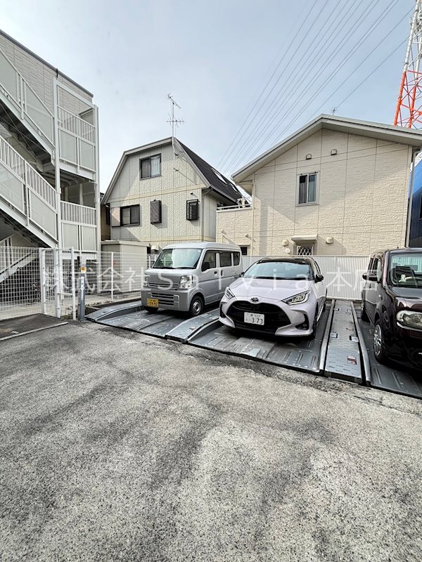 プログレスアペゼ 駐車場
