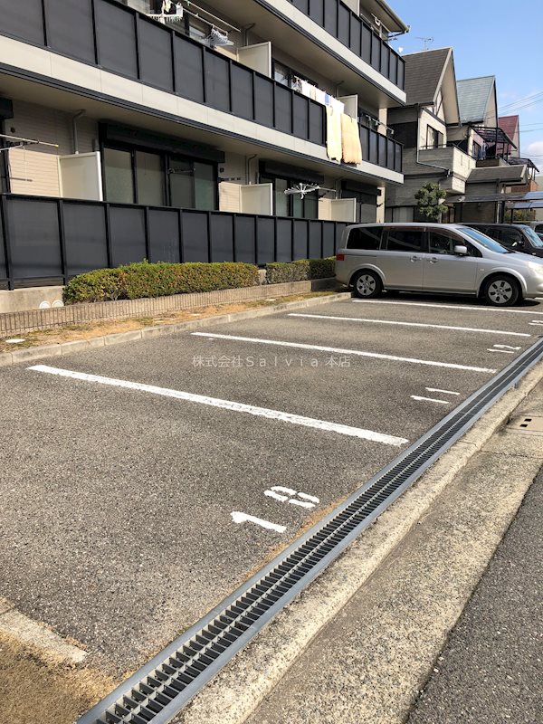 エストゥディオ 駐車場