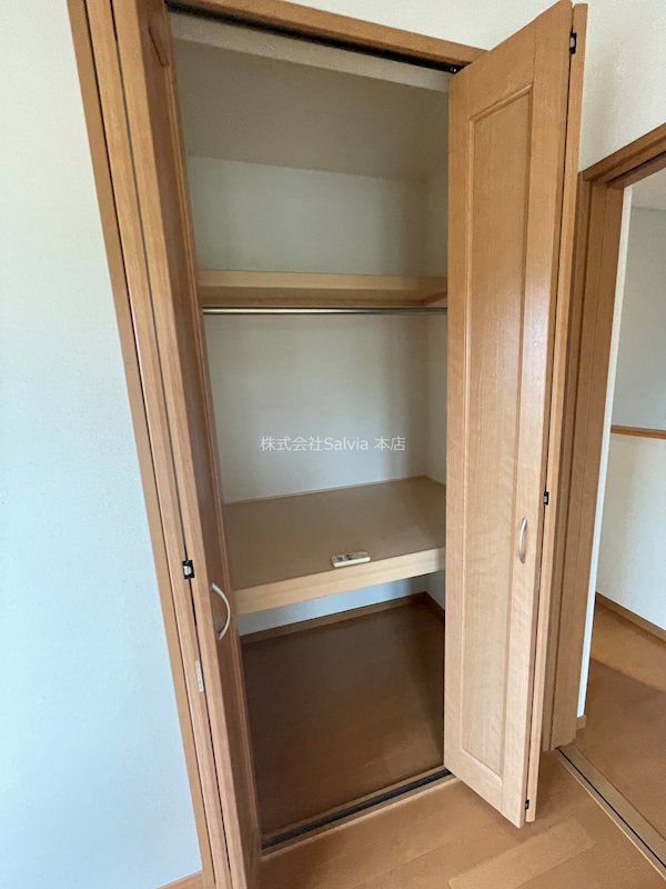 稲葉町貸家 収納