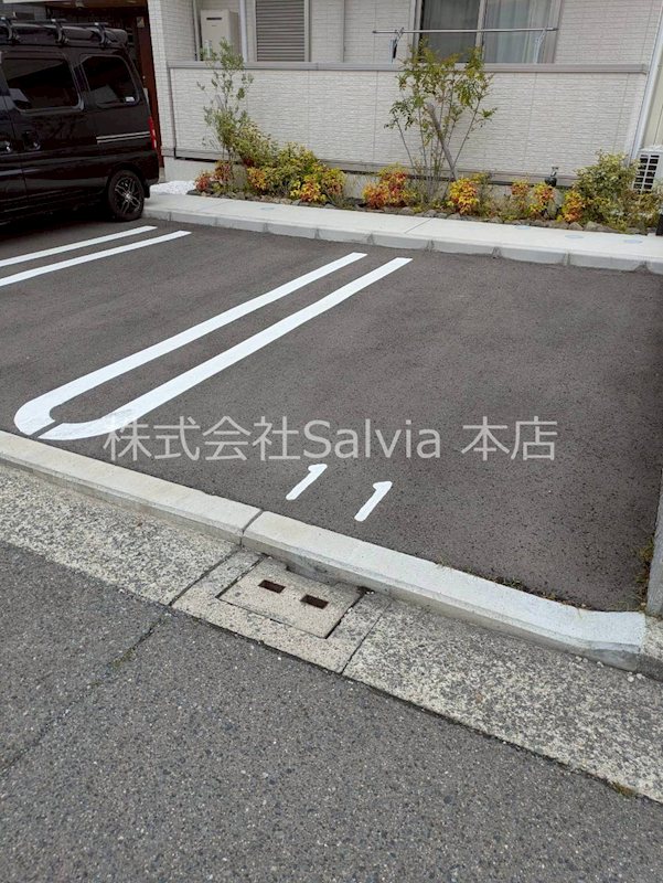 グリシーナ 駐車場