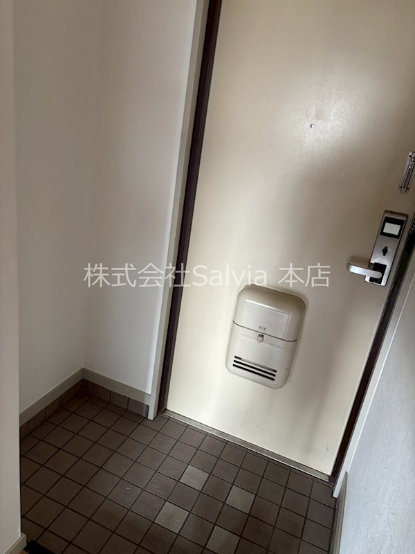 エルシャトー 玄関
