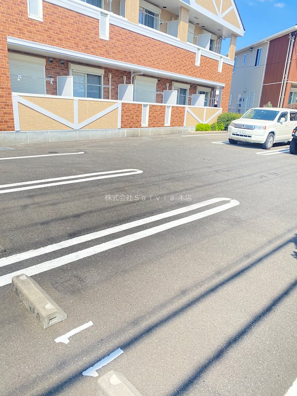 リフレ東百舌鳥B棟 駐車場