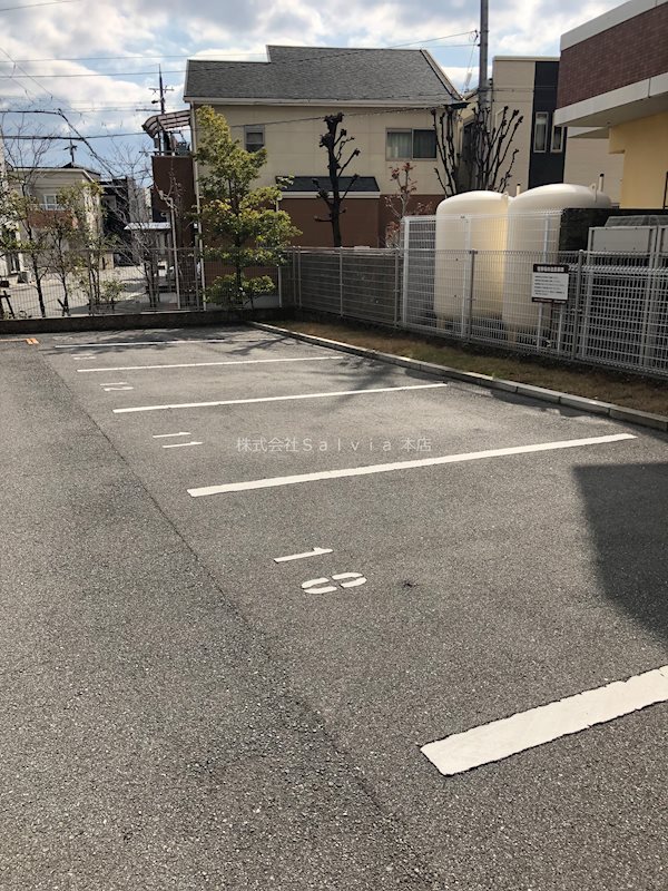 ブランドール東百舌鳥 駐車場
