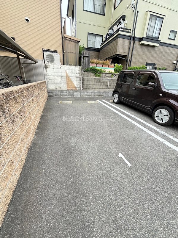 エスポワール 駐車場