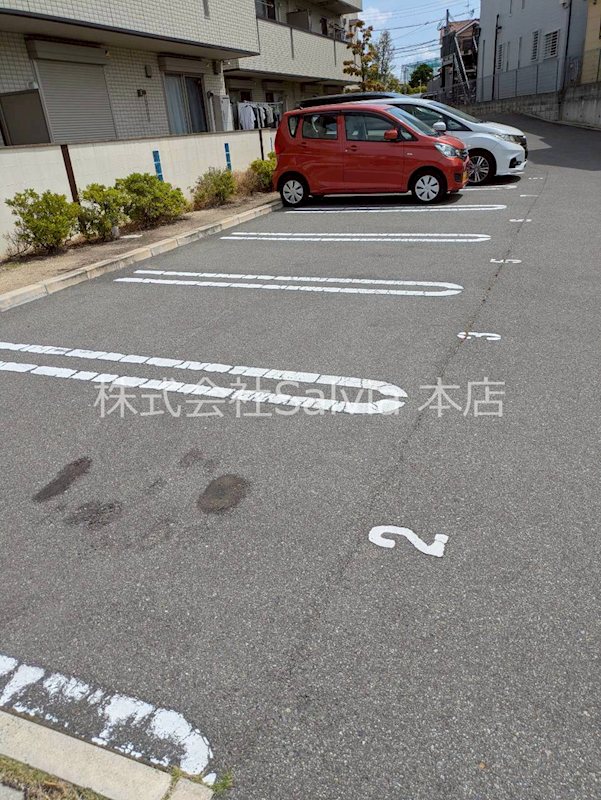 マーベラス 駐車場