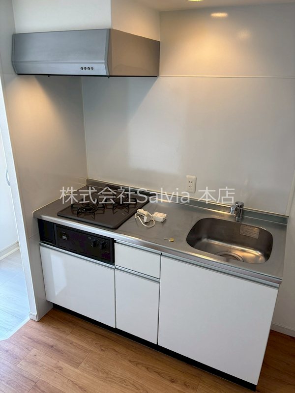Opus One深井 キッチン