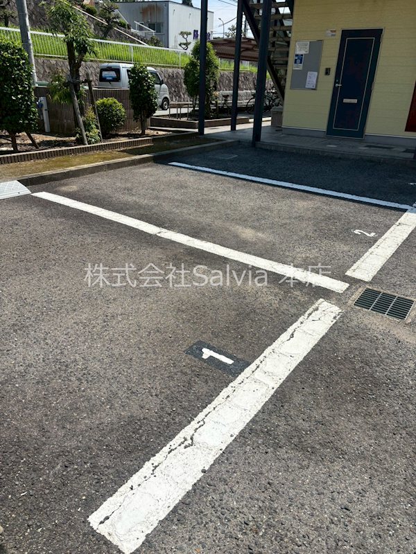 モンターニャ・アイ 駐車場