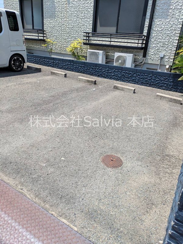 ファイネスト 駐車場