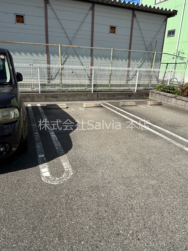 サニービレッジ 駐車場