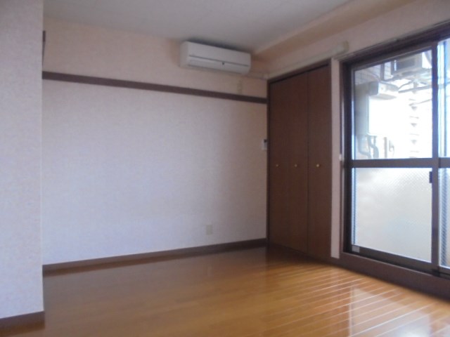 立川弐拾壱番館 玄関