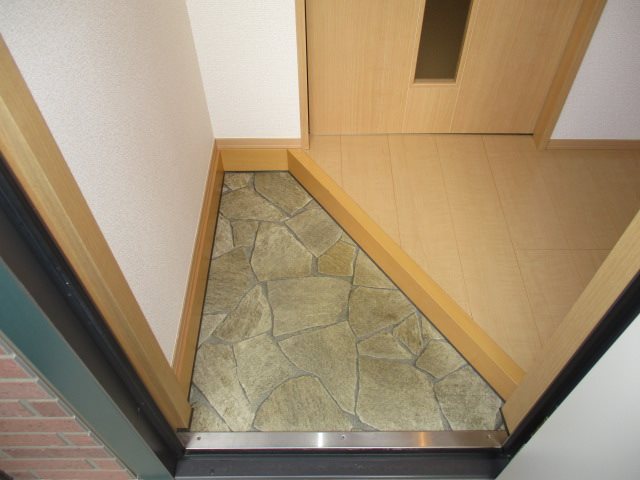 リヴェールβ 玄関