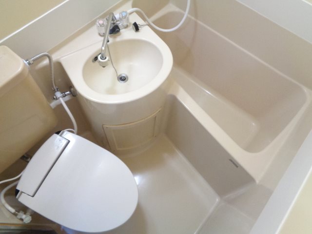 ヴレッヂ林 玄関