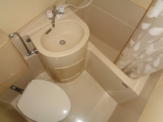 ヴレッヂ林 玄関