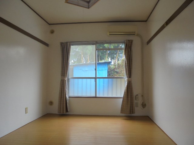 ハイツスバル谷 玄関