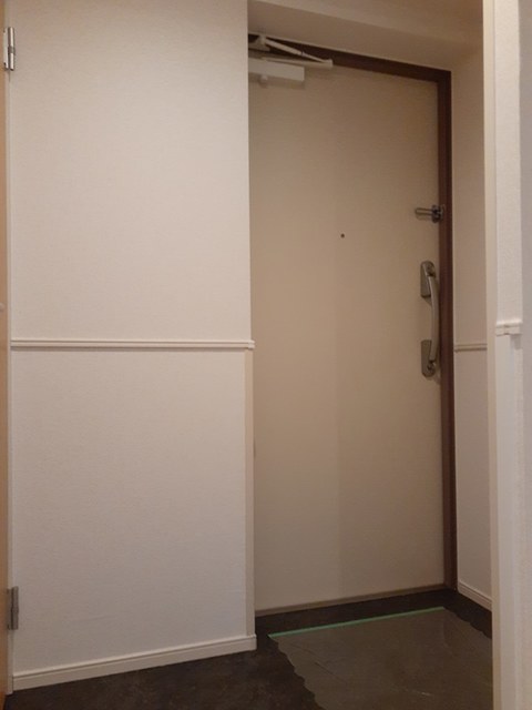ブルージュ 玄関