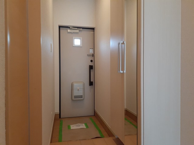 ローリエ国立亭 玄関