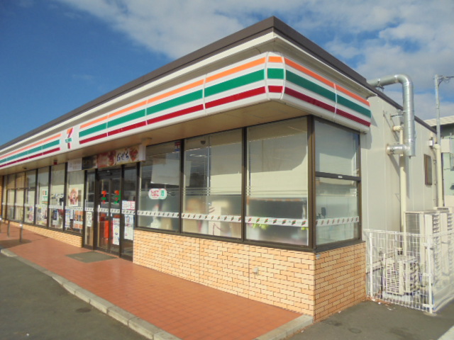 アムールことぶき コンビニ