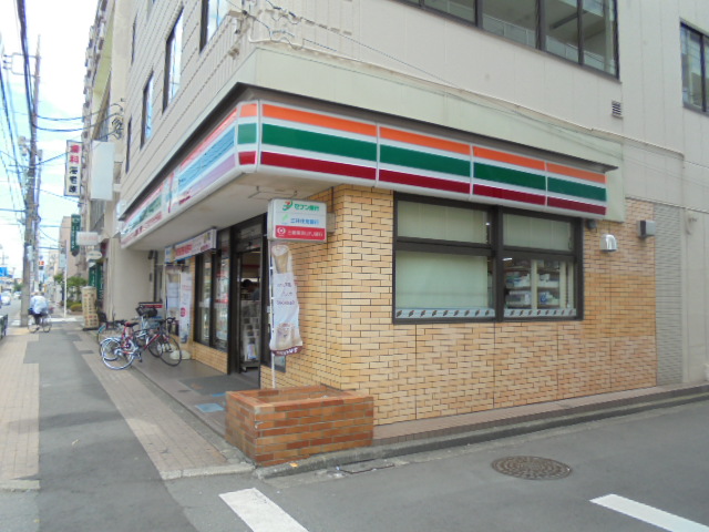 AZEST立川 コンビニ