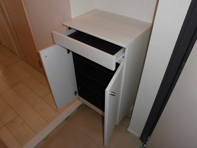 アベニール国立 玄関