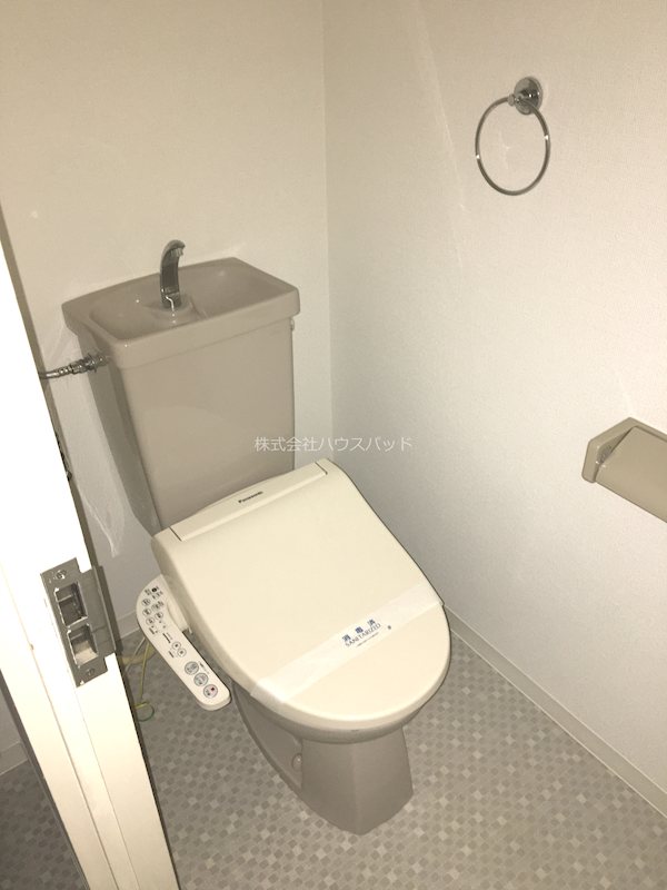 神奈川県横浜市港北区綱島東１丁目 トイレ