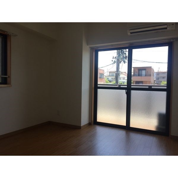 タウンライフ朝岡 リビング