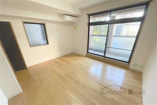 エスタシオン新栄 リビング