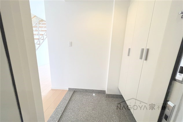 グラン・アベニュー白川公園 玄関