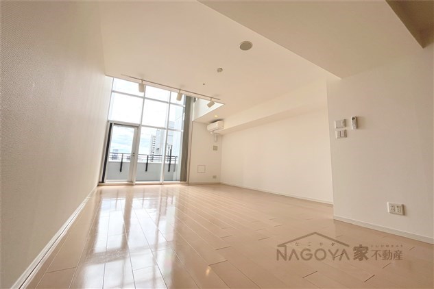 グラン・アベニュー白川公園 リビング