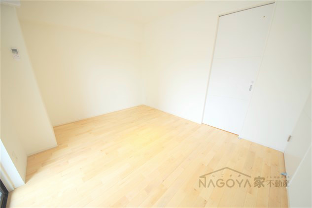 コンフォート新栄 ベッドルーム