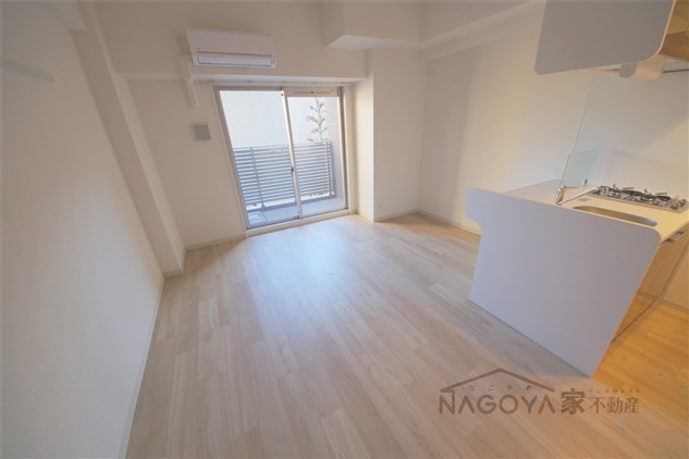 プレサンス名古屋STATIONビジュ リビング