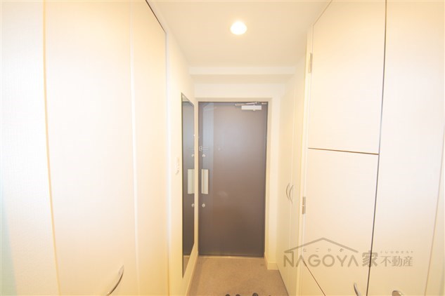 プレサンス千種駅前ネオステージ 玄関