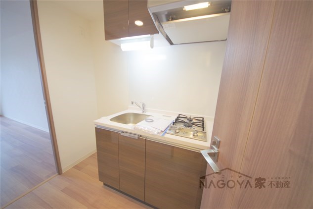 プレサンスジェネ千種内山Ⅱ キッチン