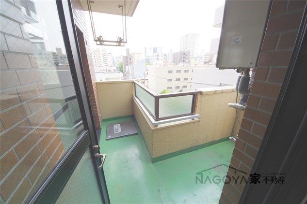 泉ロイヤルビル ベランダ