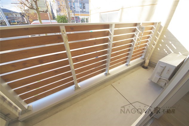 覚王山アパートメント ベランダ