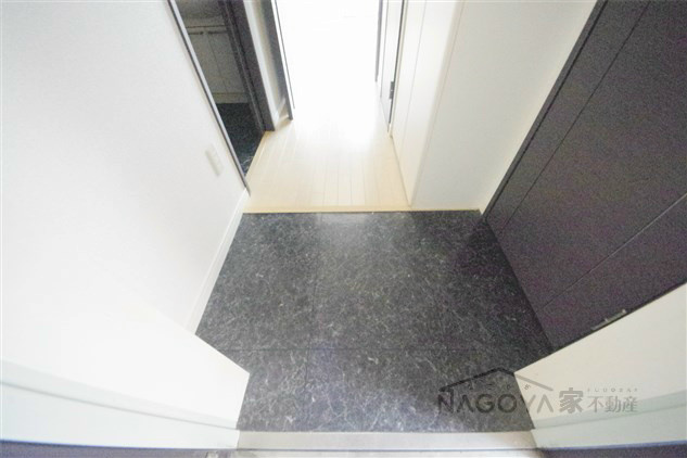 セントレイクセレブ徳川 玄関