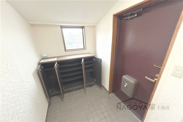 ＰＩＡＡ　ＹＯＳＨＩＮＯ 玄関