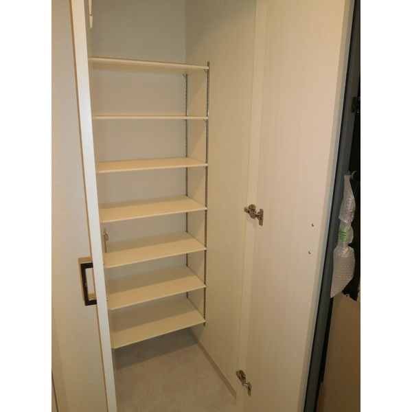 エルスタンザ名駅西 玄関