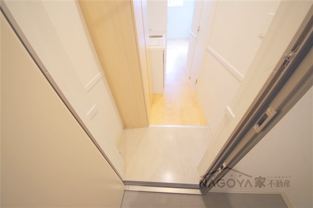 Casa Avenue TSURUMAI 玄関