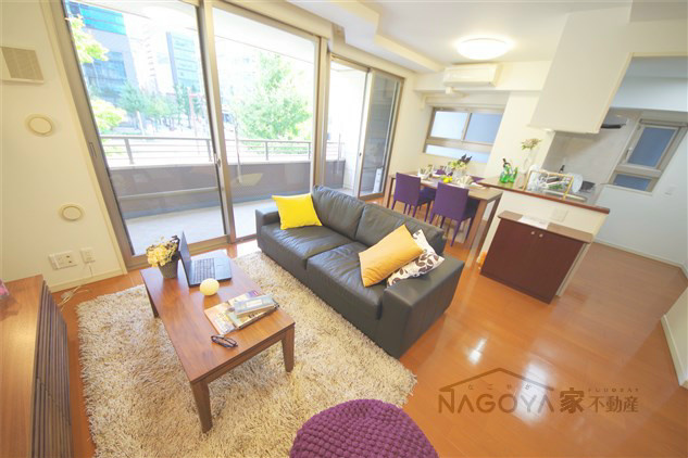 リエトコート丸の内 リビング