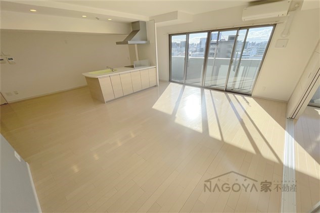 FRENCIA NOIE名駅 リビング