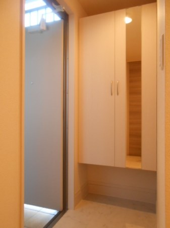 グランドール千種 玄関