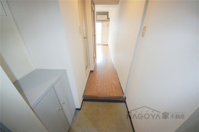 ツインズ1991 玄関