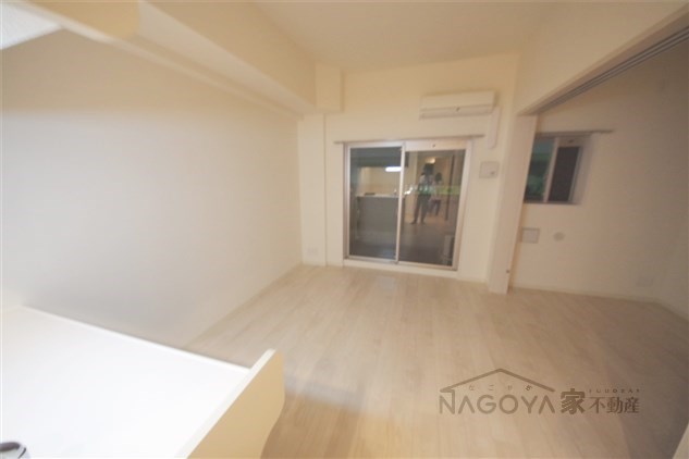 プレサンス新栄町ギャラント リビング