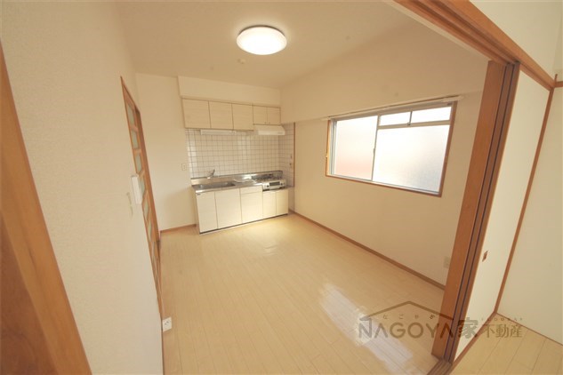 オーガスタ広路本町 リビング